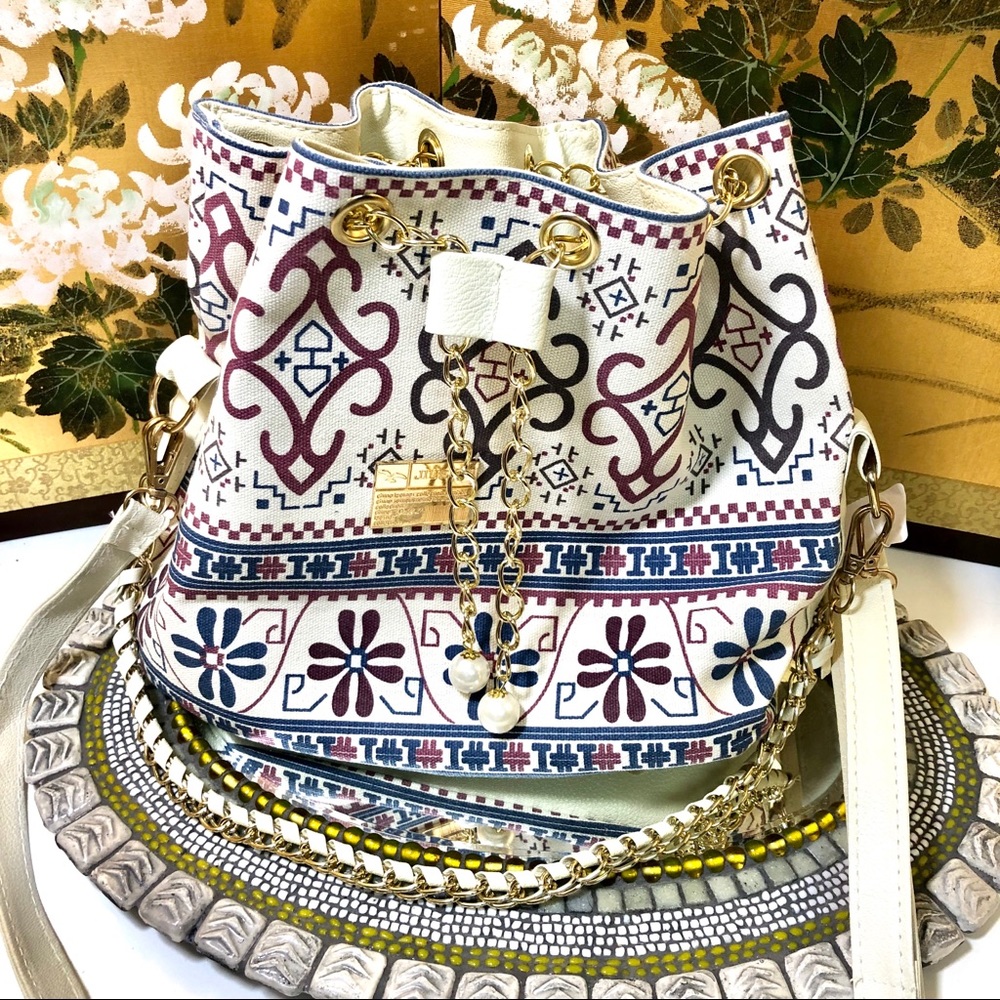 Super stylish bucket bag